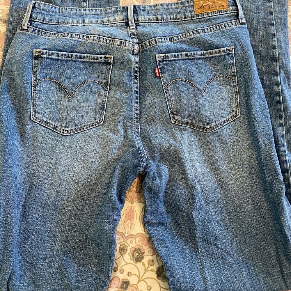 Classic Demi Curve LEVIS Lightwash Sz 10 / 30